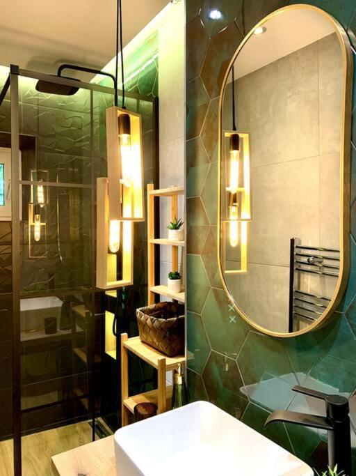 Apartment Heart Of The City - Modern Studio With Balcony Bucharest