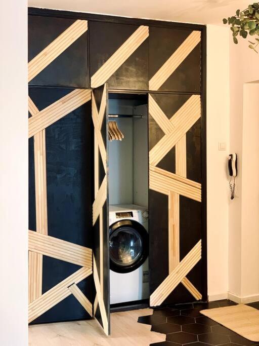 Apartment Heart Of The City - Modern Studio With Balcony