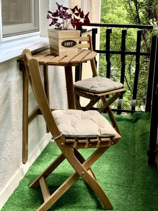 Heart Of The City - Modern Studio With Balcony Apartment Bucharest