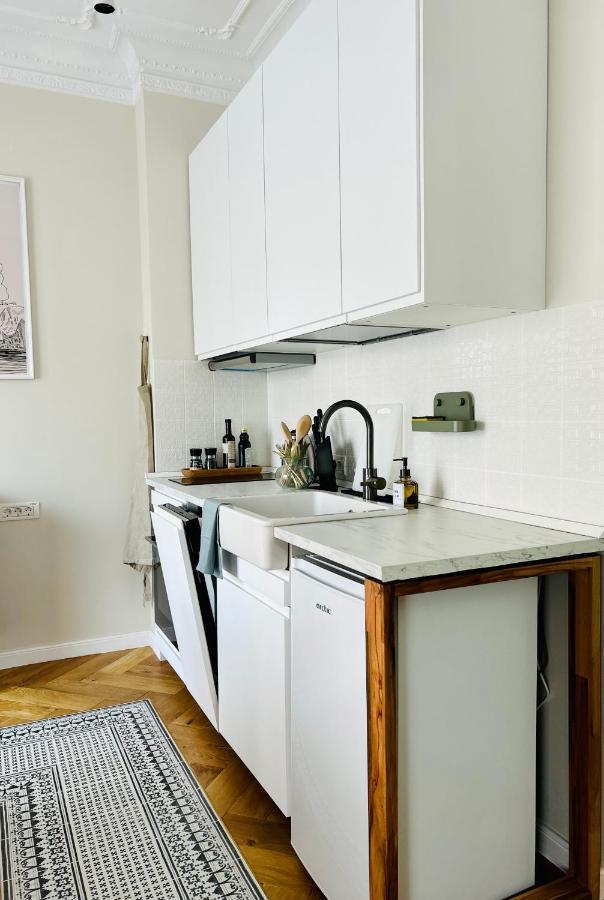 Ultracentral Lux Boutique 1br Ap Near Subway *