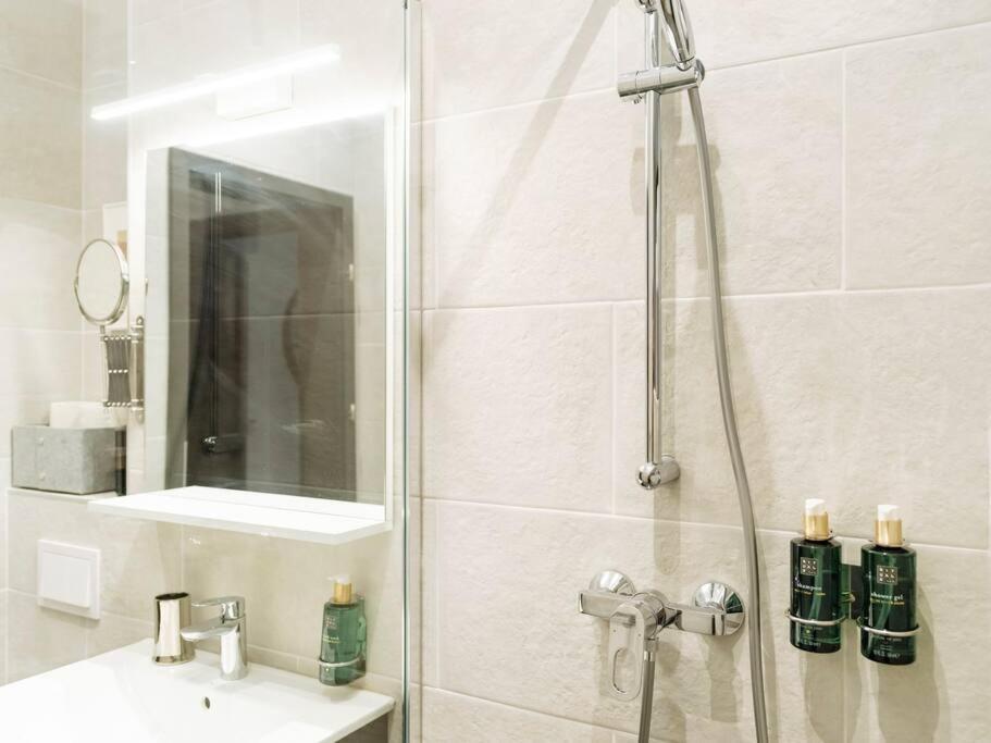Apartamento 3 - New Building & Parking Bucareste