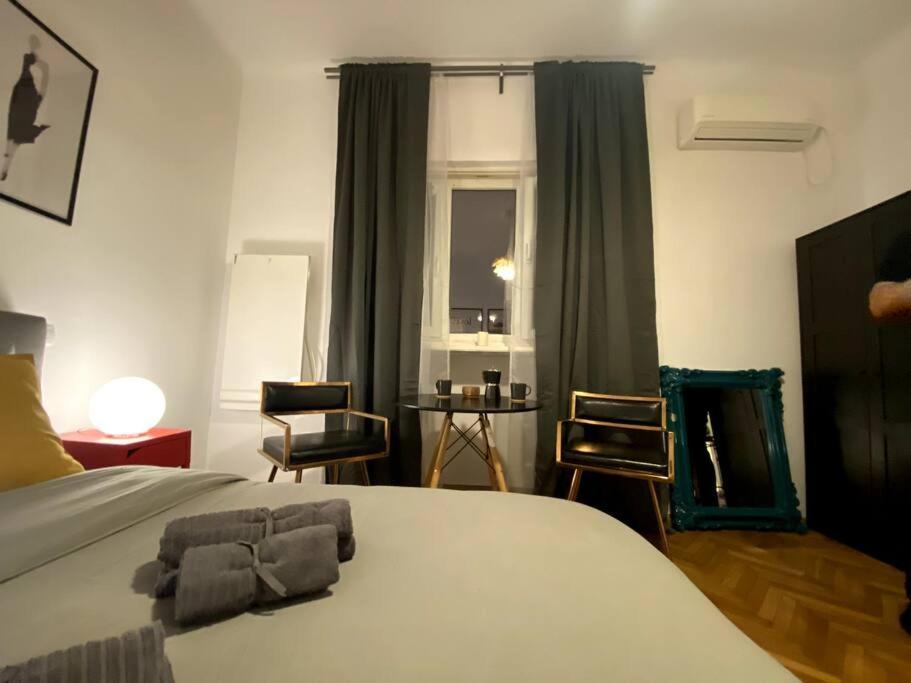 Cozy City Centre Studio Apartamento Bucareste