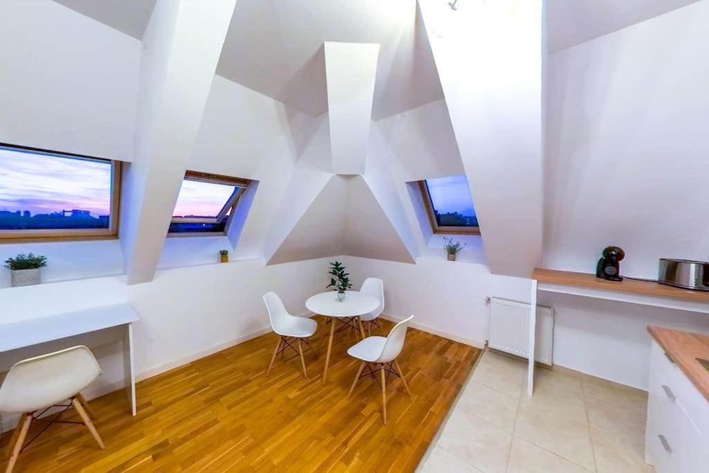 Apartament D *
