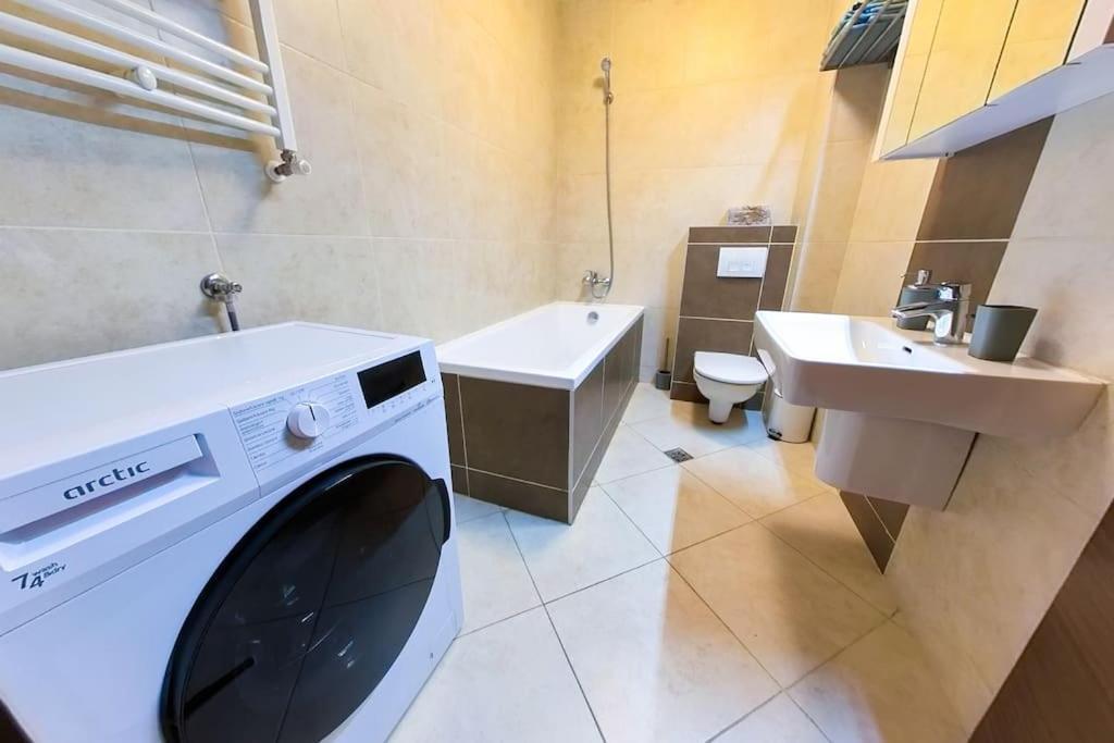 Apartament D Bucureşti
