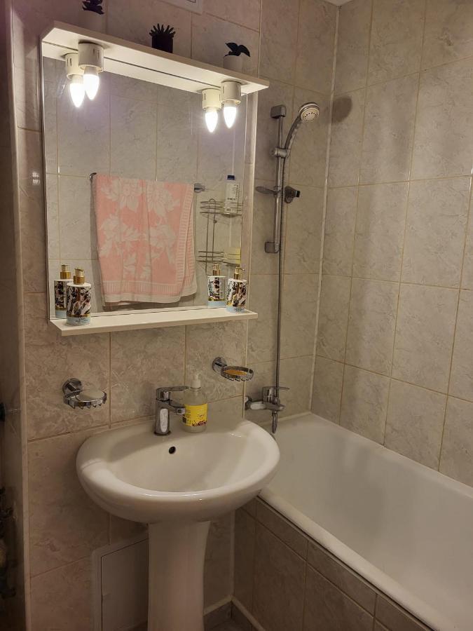 Apartment Large And Comfortable Mall Vitan Area