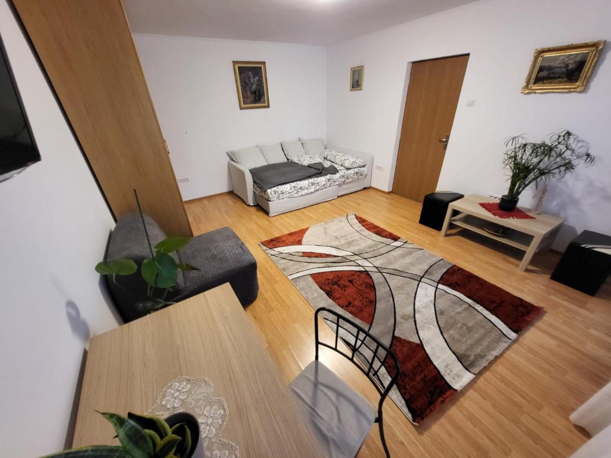 Large And Comfortable Mall Vitan Area * Bucharest