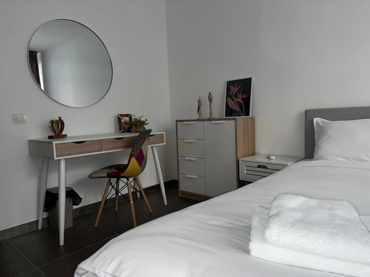 Apartment Xox Comfort Obregia Bucharest