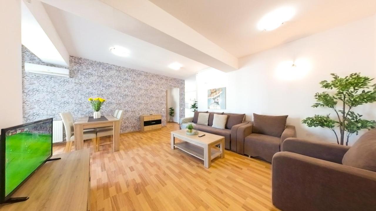 Old Town Flowery Apartamento