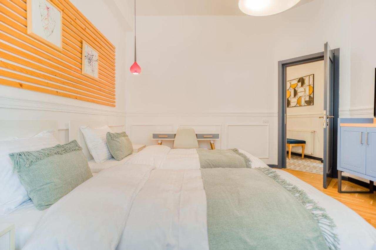 Historic Charm Meets Modern Comfort: Athenaeum 2br Apartment
