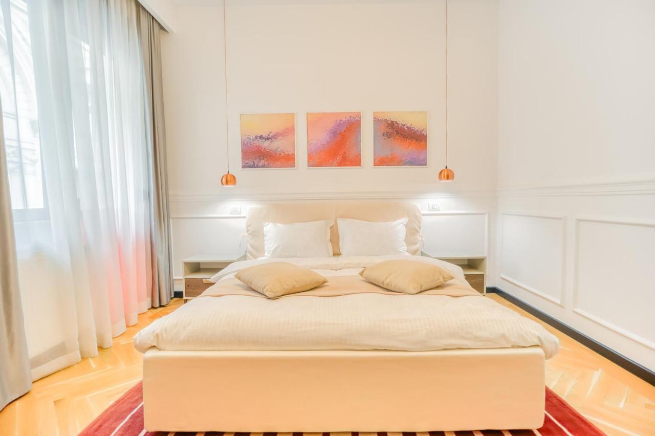 Historic Charm Meets Modern Comfort: Athenaeum 2br *
