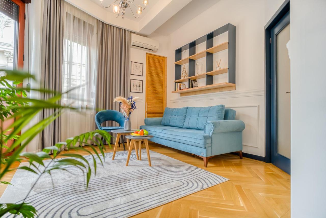 Historic Charm Meets Modern Comfort: Athenaeum 2br Apartment Bucharest