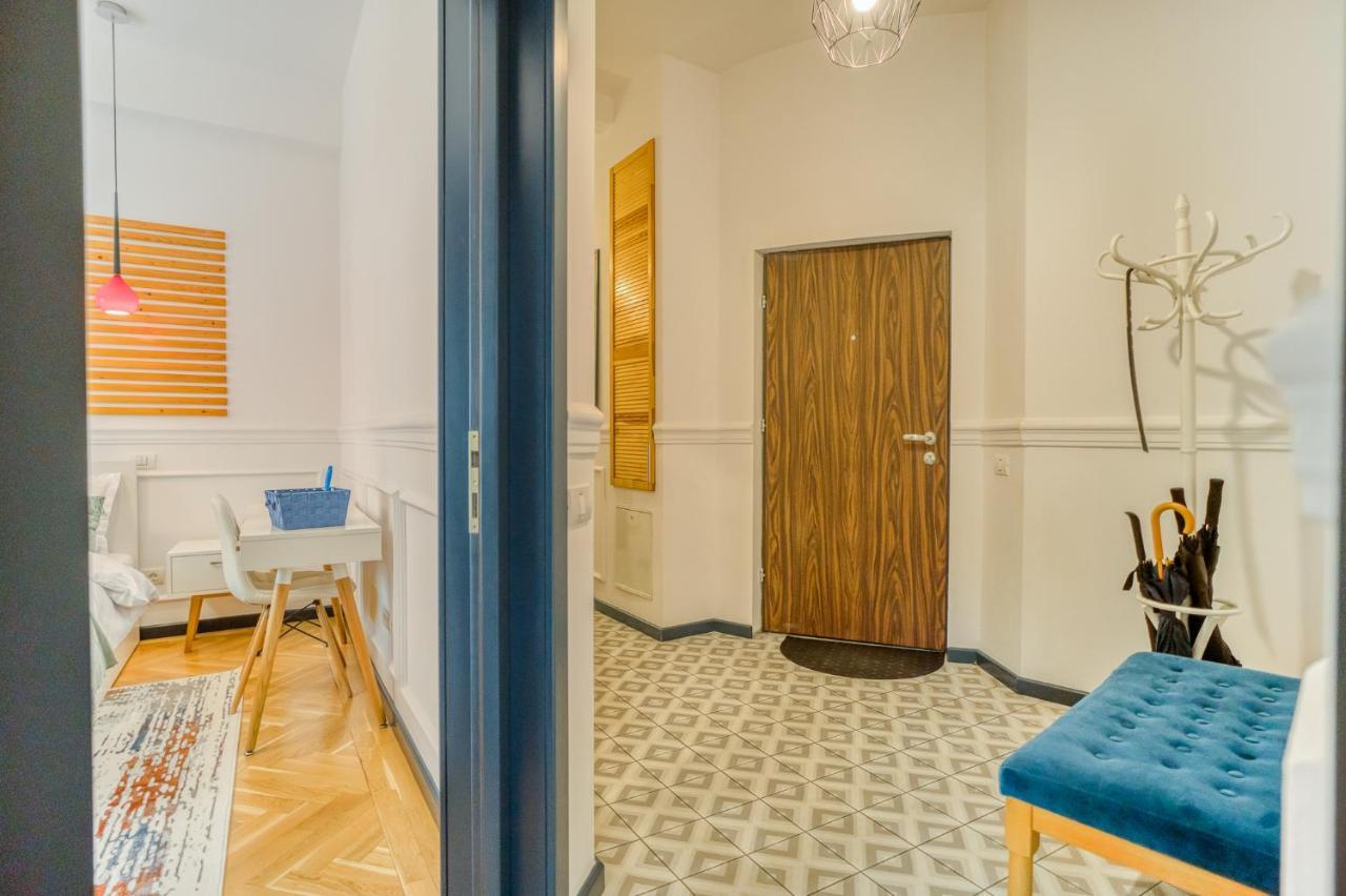 Apartment Historic Charm Meets Modern Comfort: Athenaeum 2br