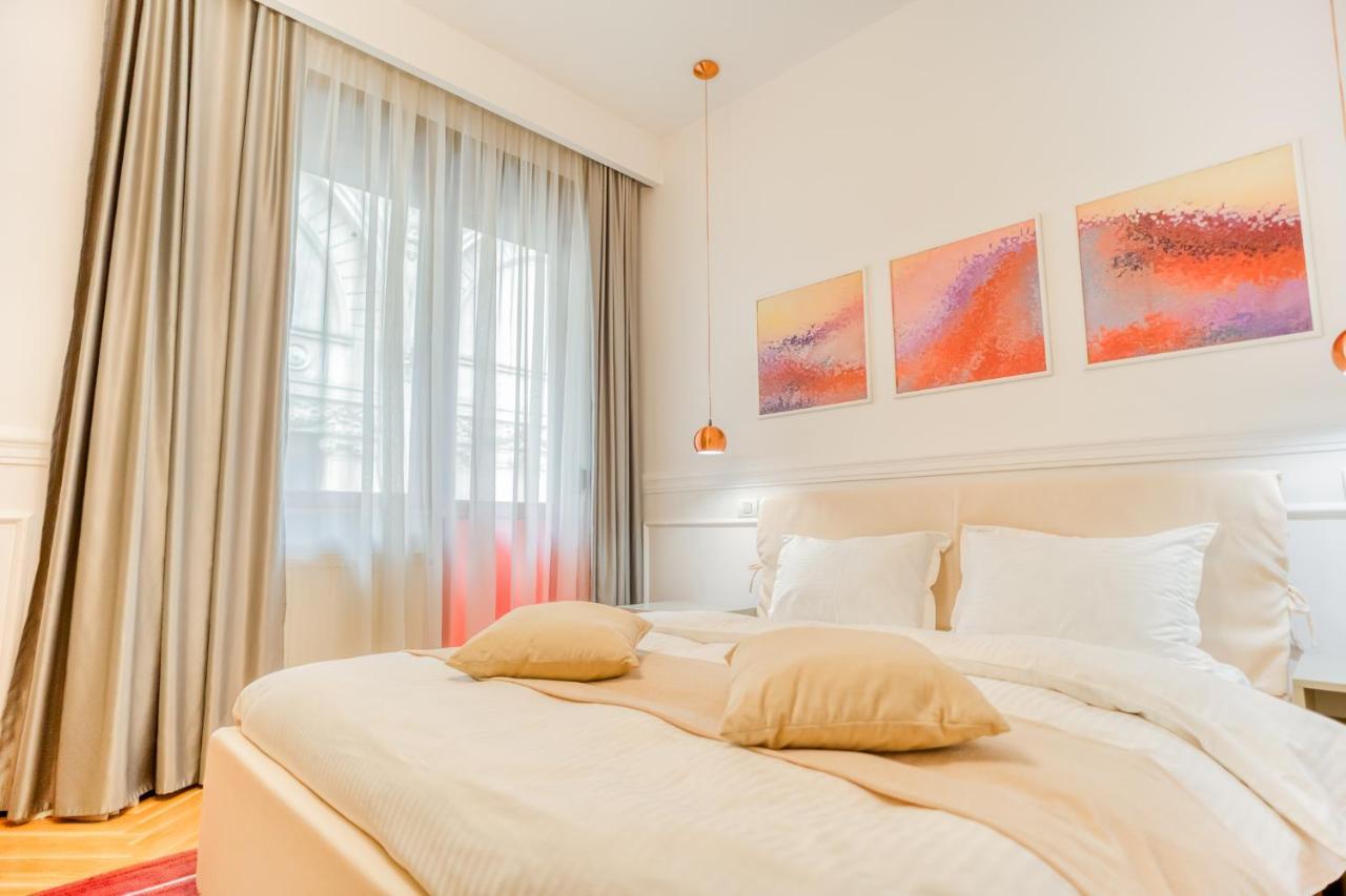 Historic Charm Meets Modern Comfort: Athenaeum 2br