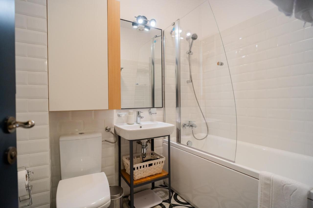 Apartment Historic Charm Meets Modern Comfort: Athenaeum 2br Bucharest