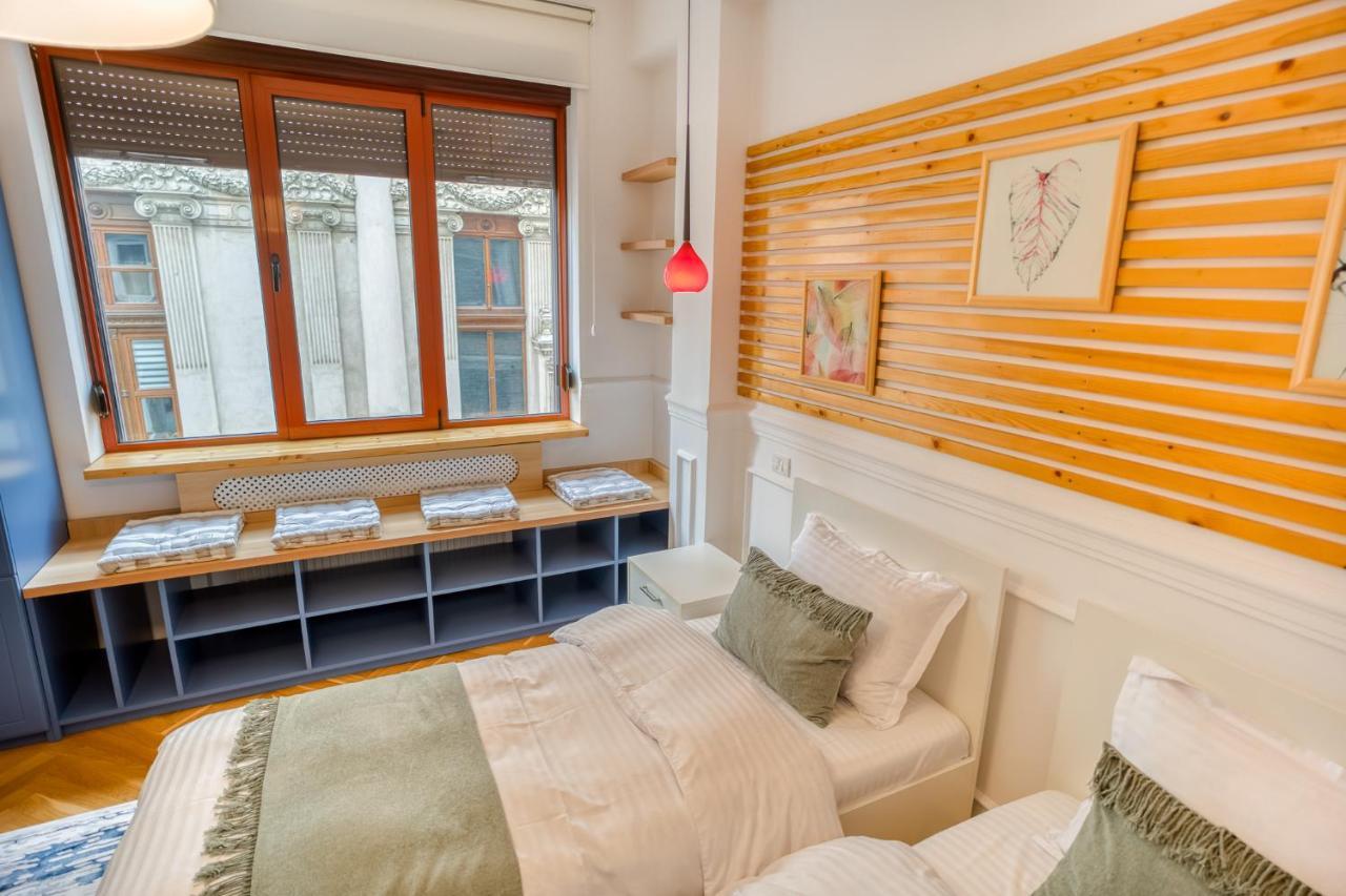 Historic Charm Meets Modern Comfort: Athenaeum 2br Apartment Bucharest