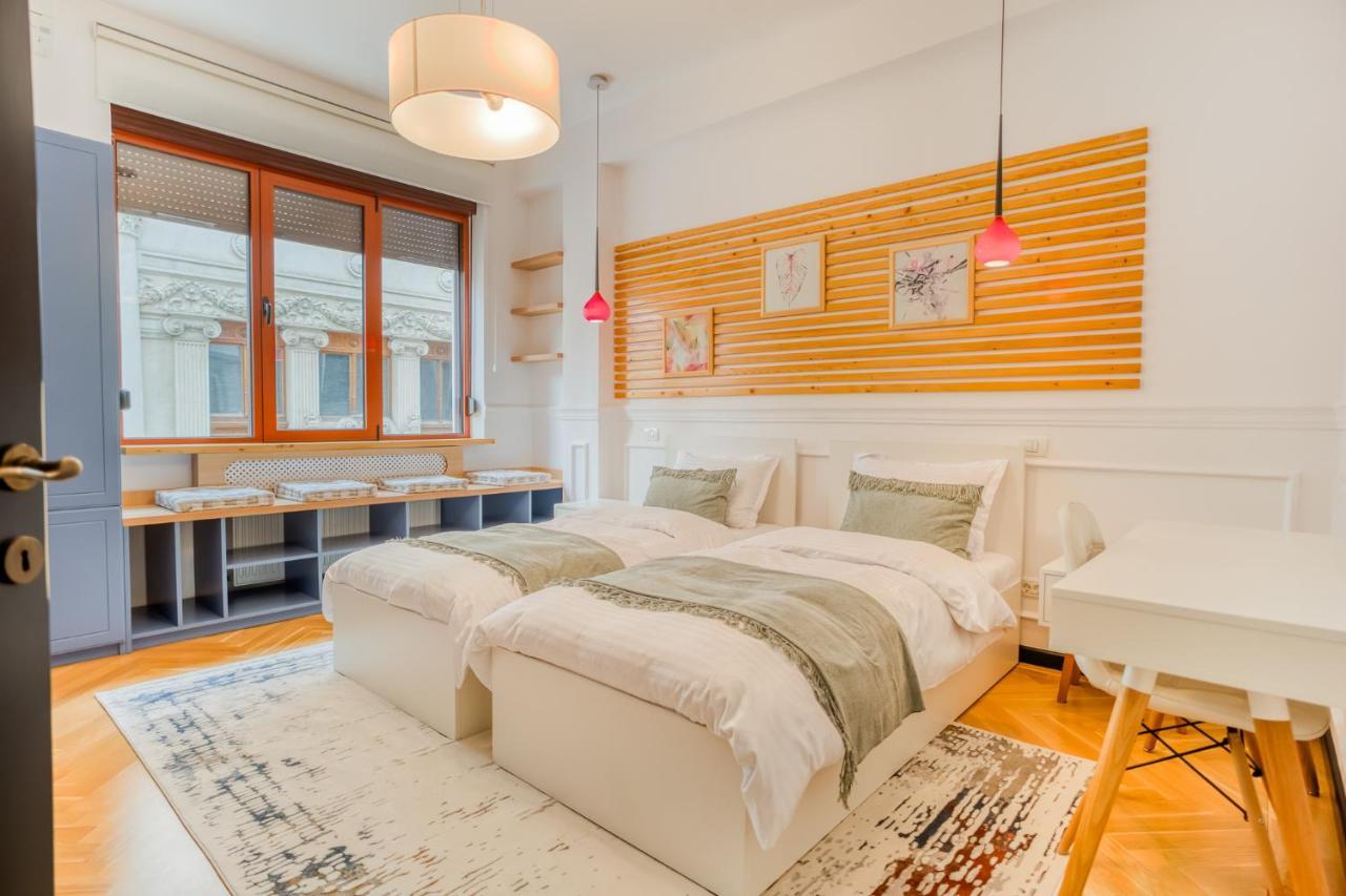 Historic Charm Meets Modern Comfort: Athenaeum 2br
