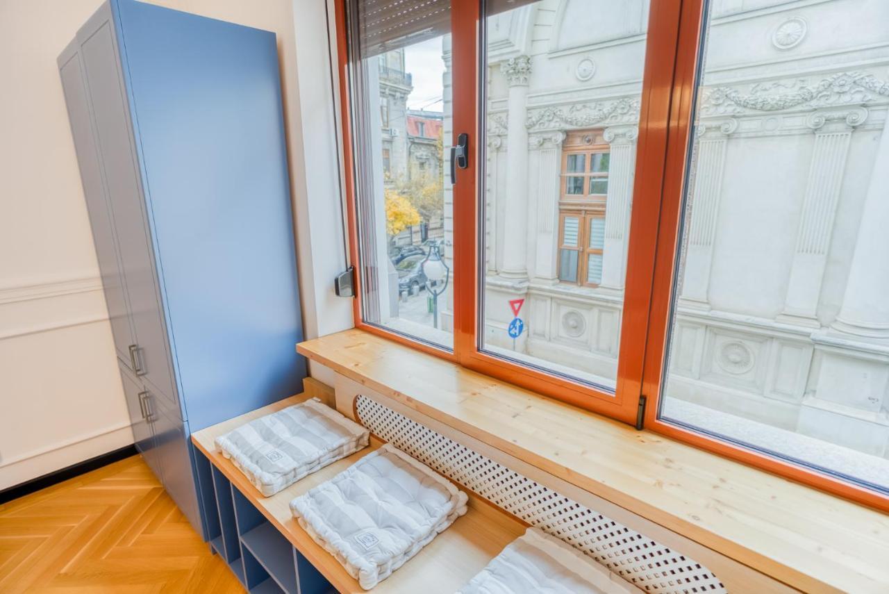 Historic Charm Meets Modern Comfort: Athenaeum 2br Bucharest