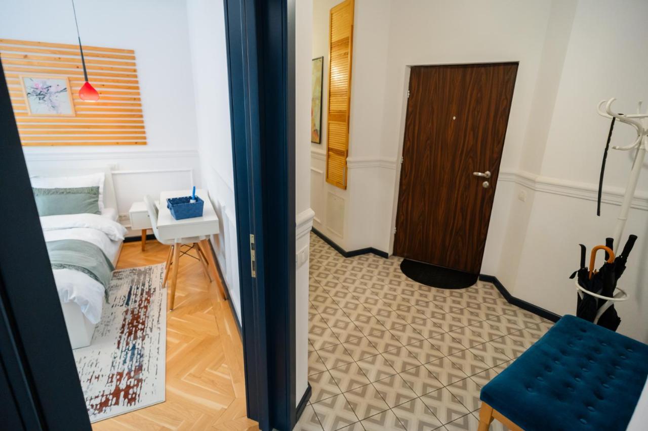 Historic Charm Meets Modern Comfort: Athenaeum 2br *