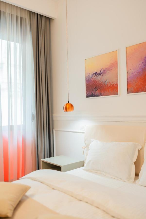 Historic Charm Meets Modern Comfort: Athenaeum 2br *