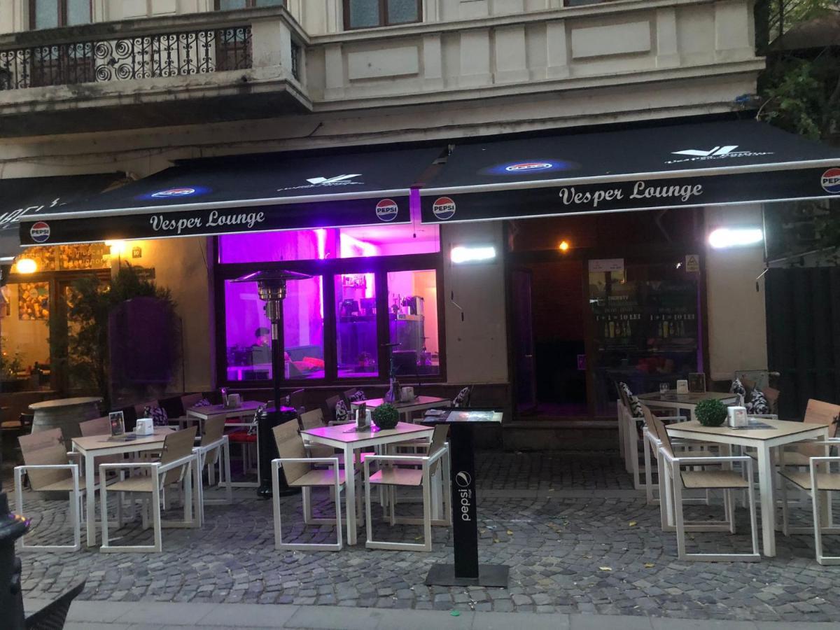 Old Town Bar On Street Tonitza Apartment *