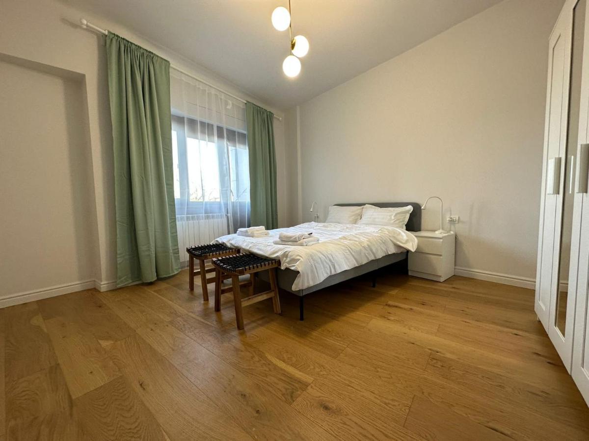 Cozy 2 Bedroom In The Center Bucharest
