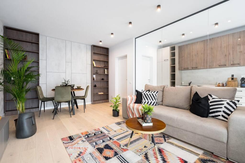 Tribal 1br In Aviatiei *