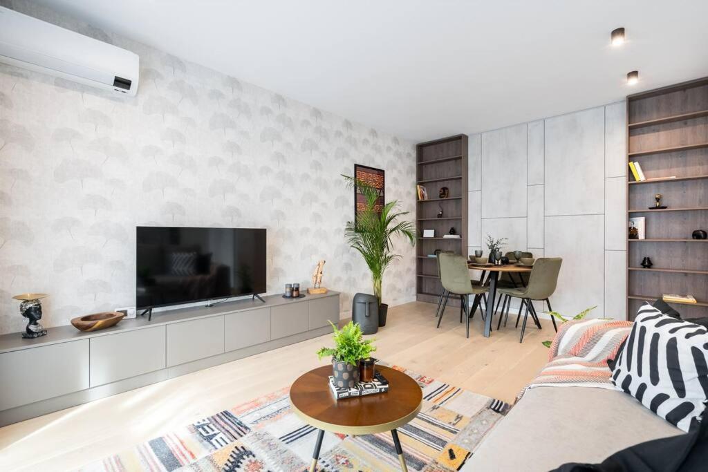Tribal 1br In Aviatiei Apartament *