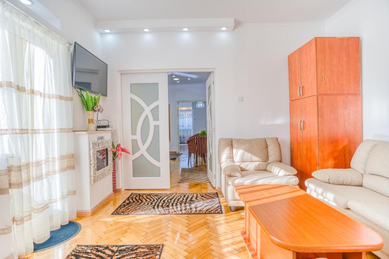 Suvenir Chic - Fusion Of Modern Elegance & Harmony Apartment *