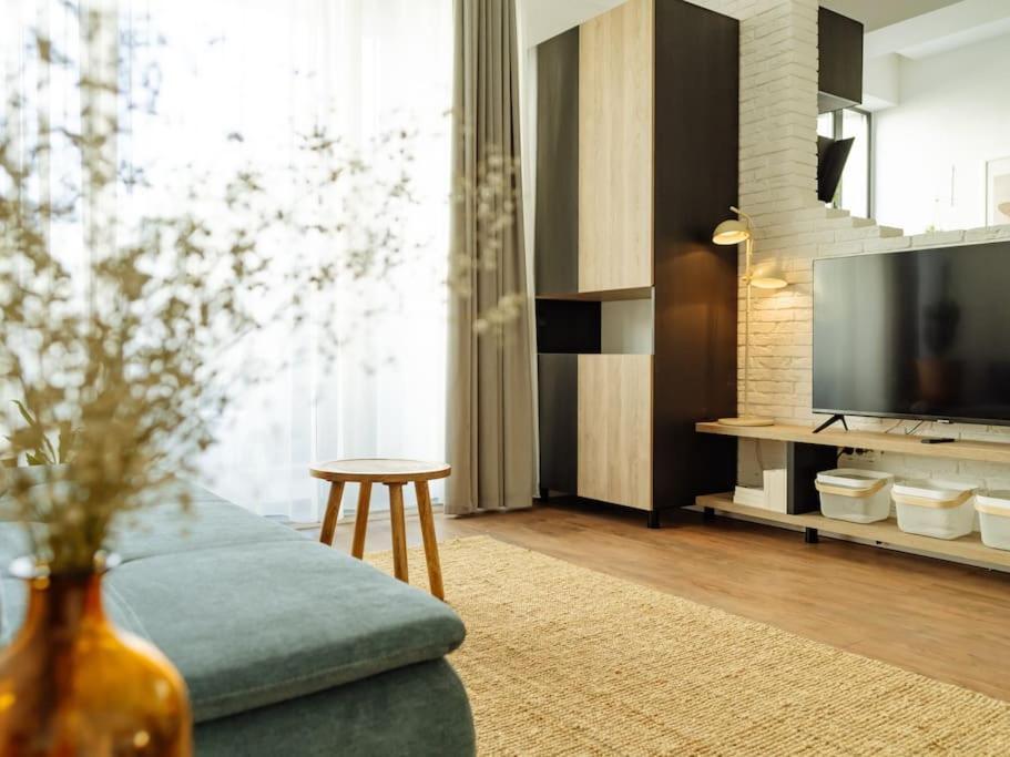 10 - New Building & Parking Apartment *