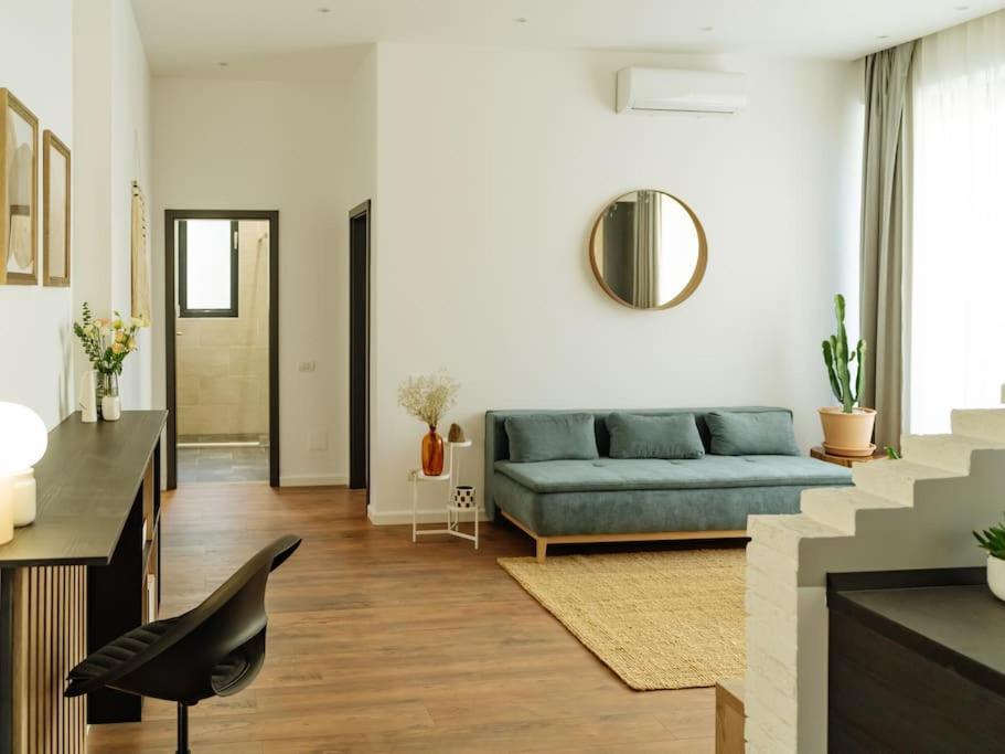 10 - New Building & Parking Apartment *