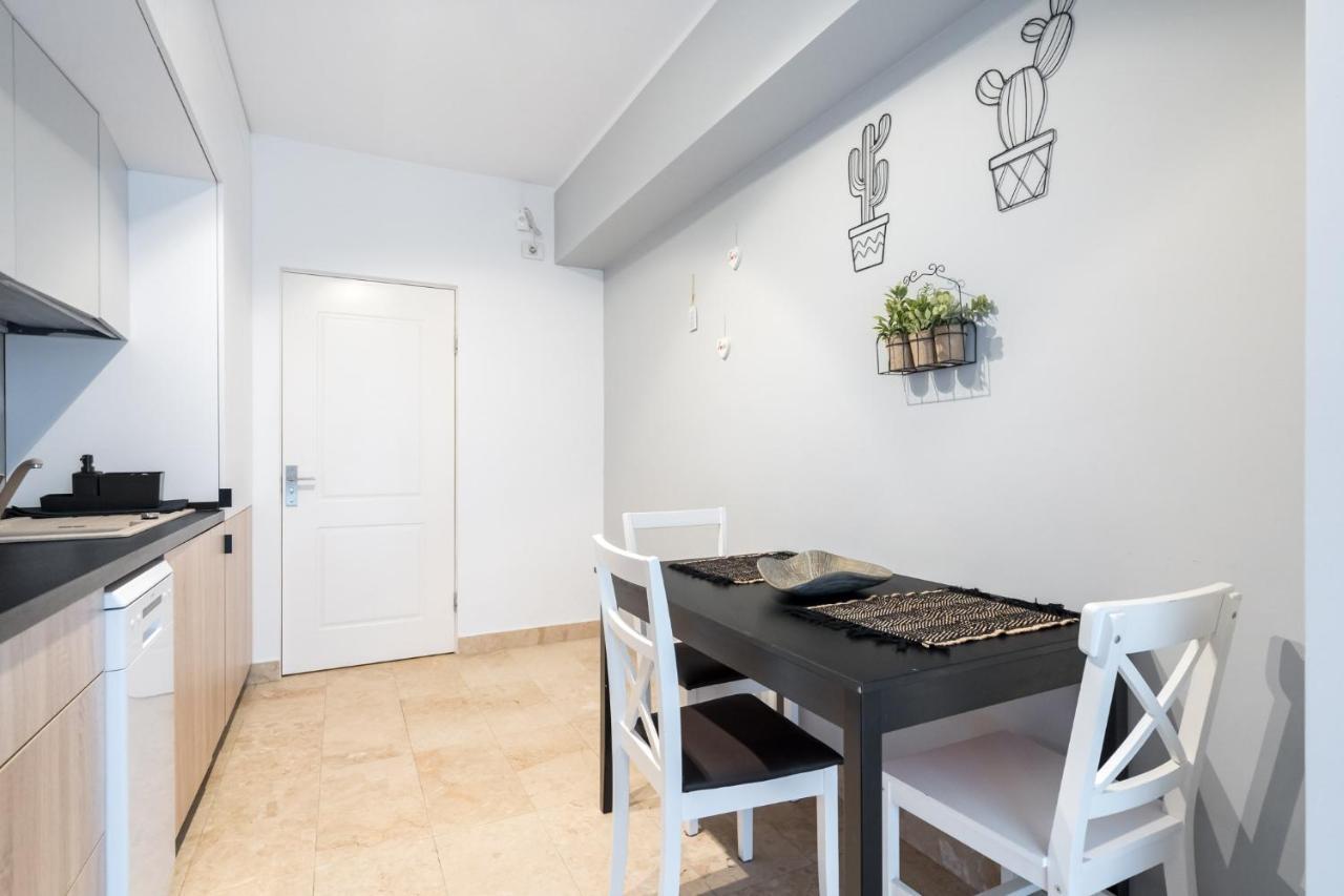 Apartment Happy Bubble I Timpuri Noi 1br 4 Ppl Bucharest