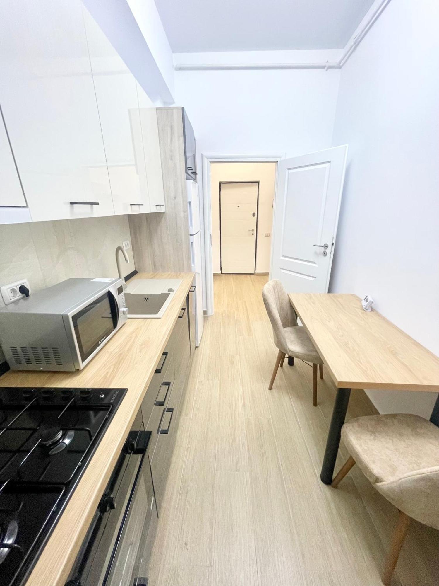 Adress P4 * Bucureşti