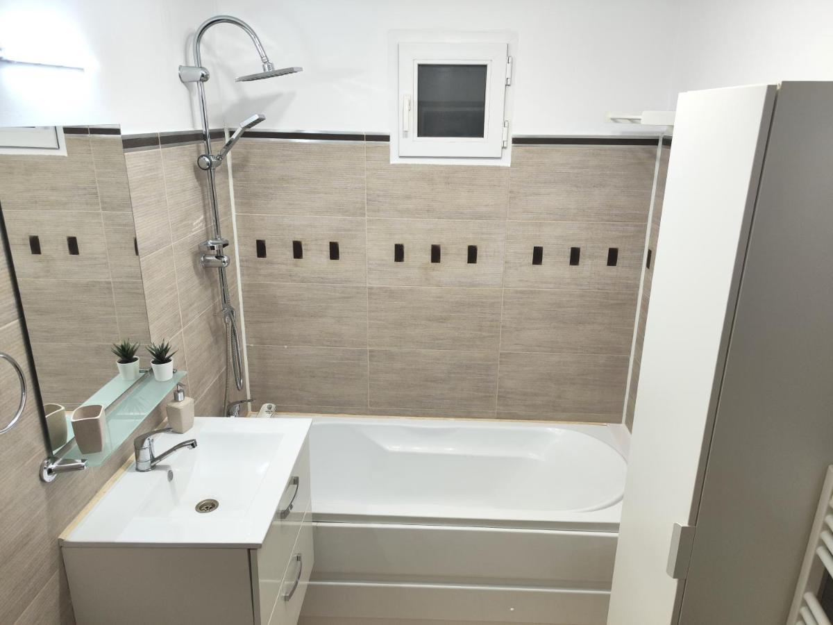 Apartamento Platinum - Cu 3 Camere, 2 Dormitoare, 2 Bai, Bucatarie Complet Utilata, 2 Balcoane Bucareste