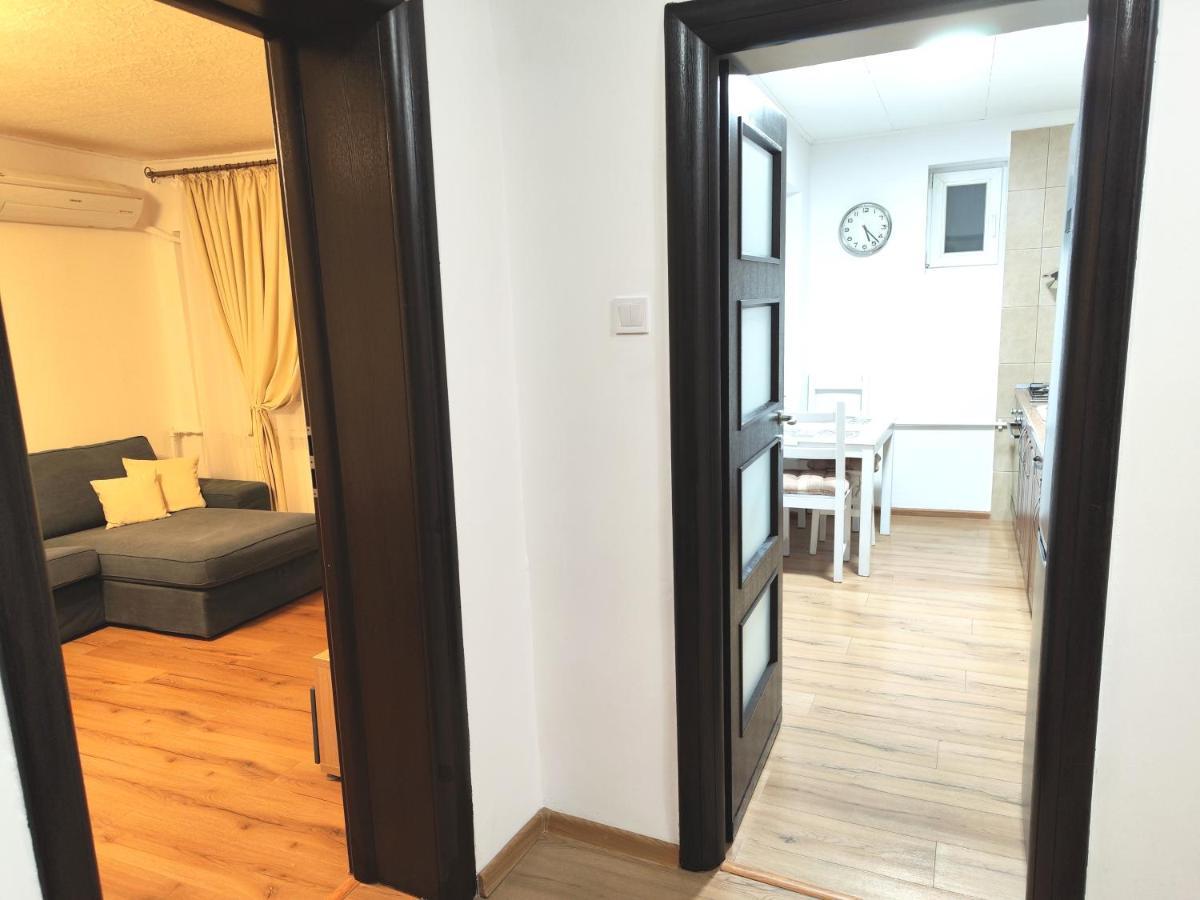 Platinum - Cu 3 Camere, 2 Dormitoare, 2 Bai, Bucatarie Complet Utilata, 2 Balcoane Apartamento Bucareste