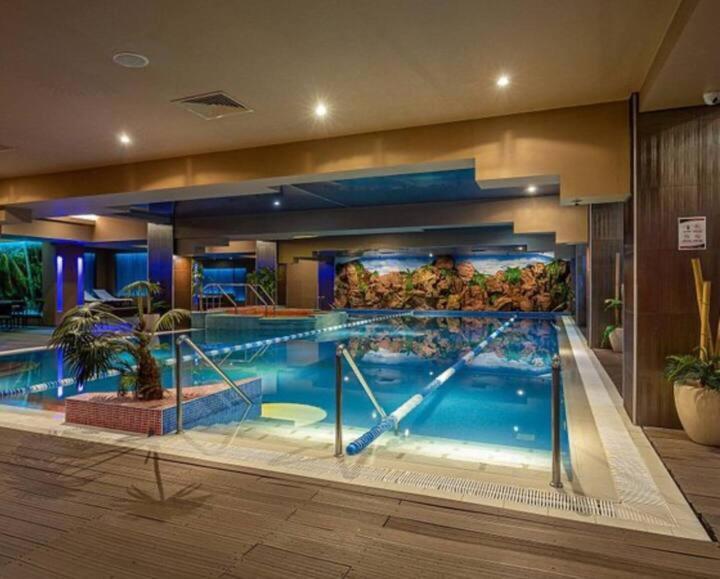 Pearl Rin Grand Bucureşti