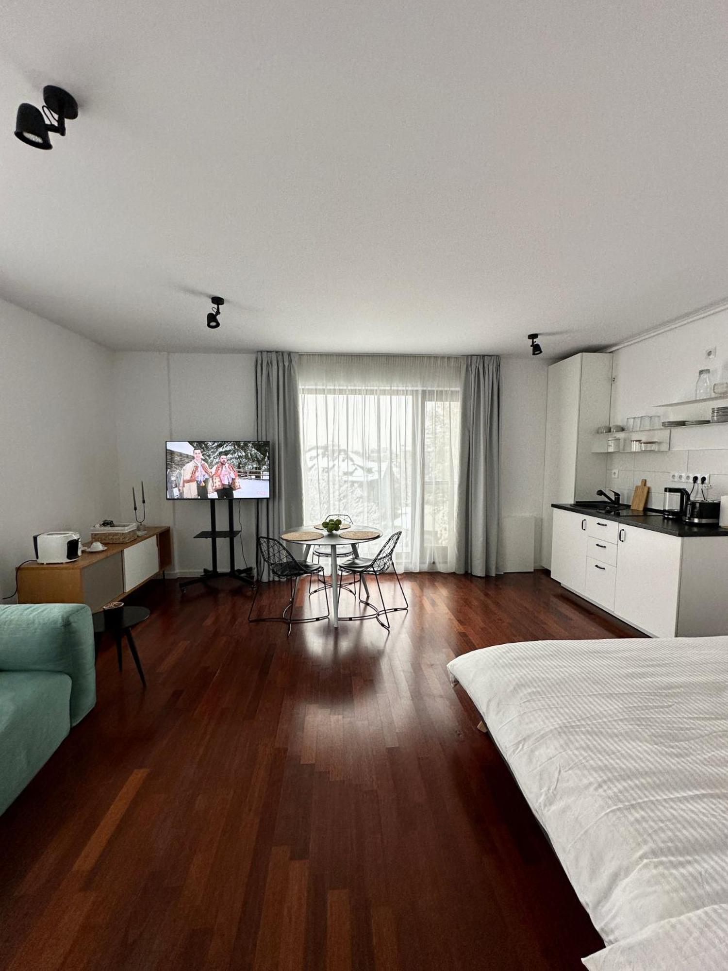 Haven Apartment *