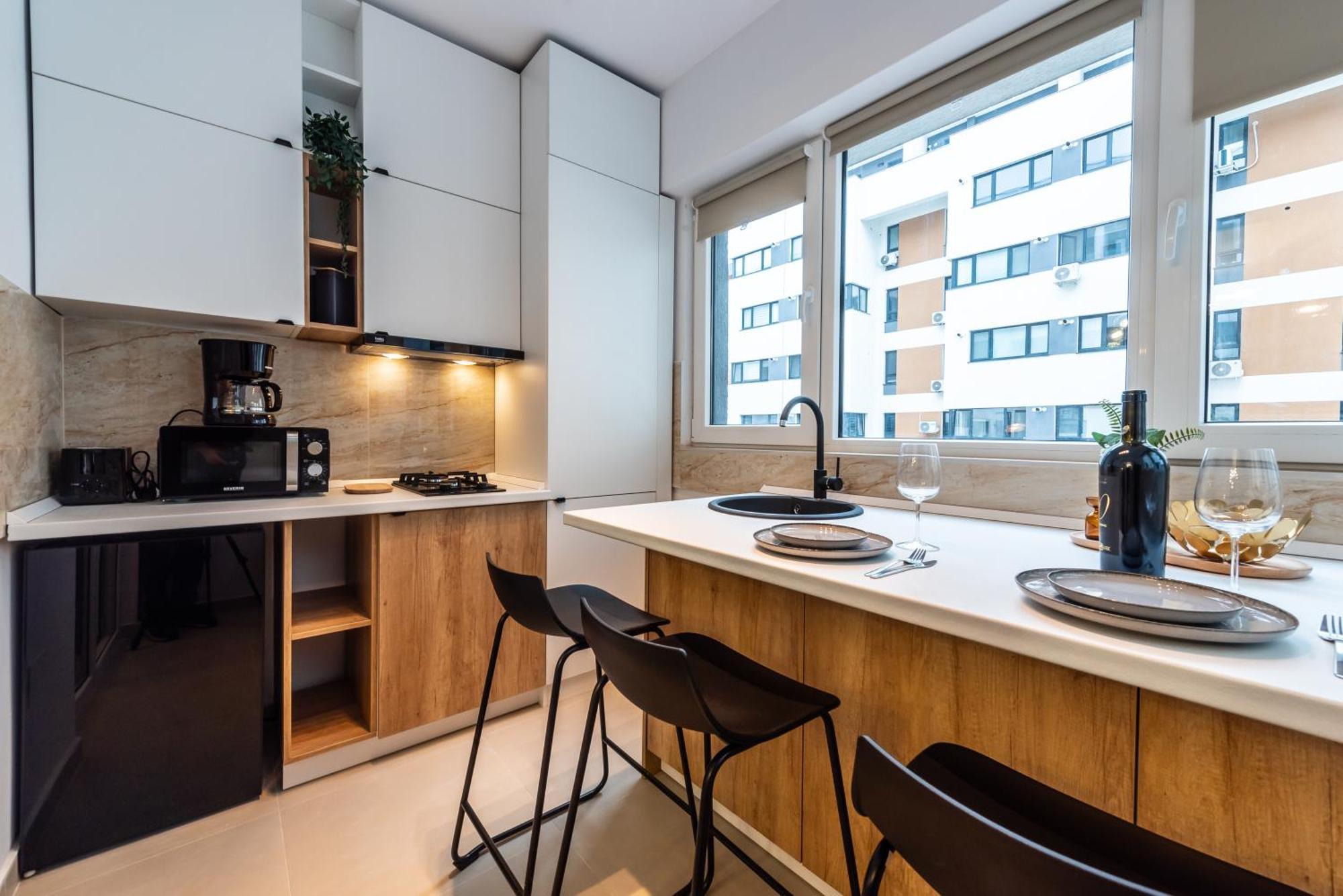 Address 811b2 * Bucharest