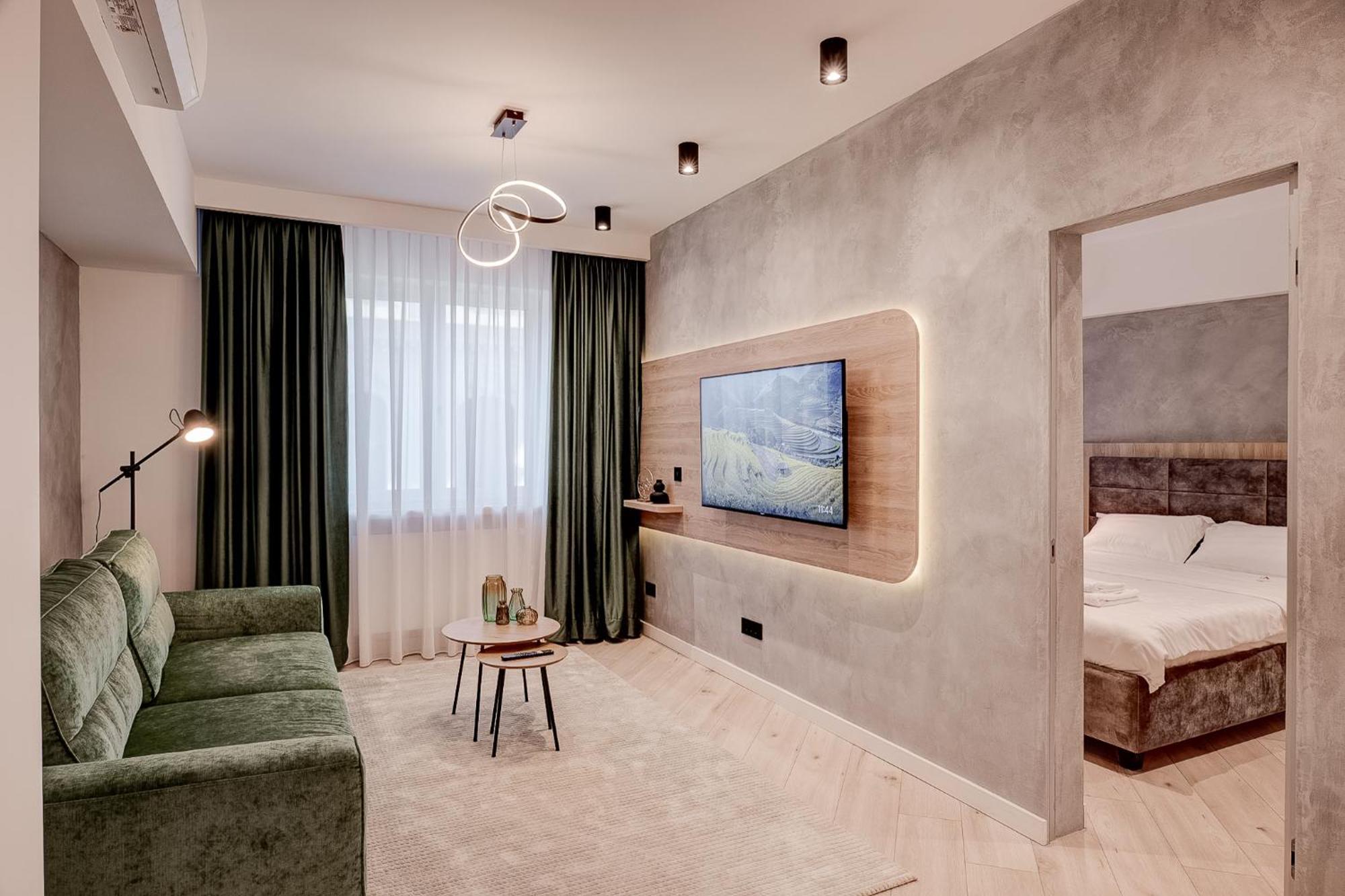 Chanttal Luxury - Boutique * Bucureşti