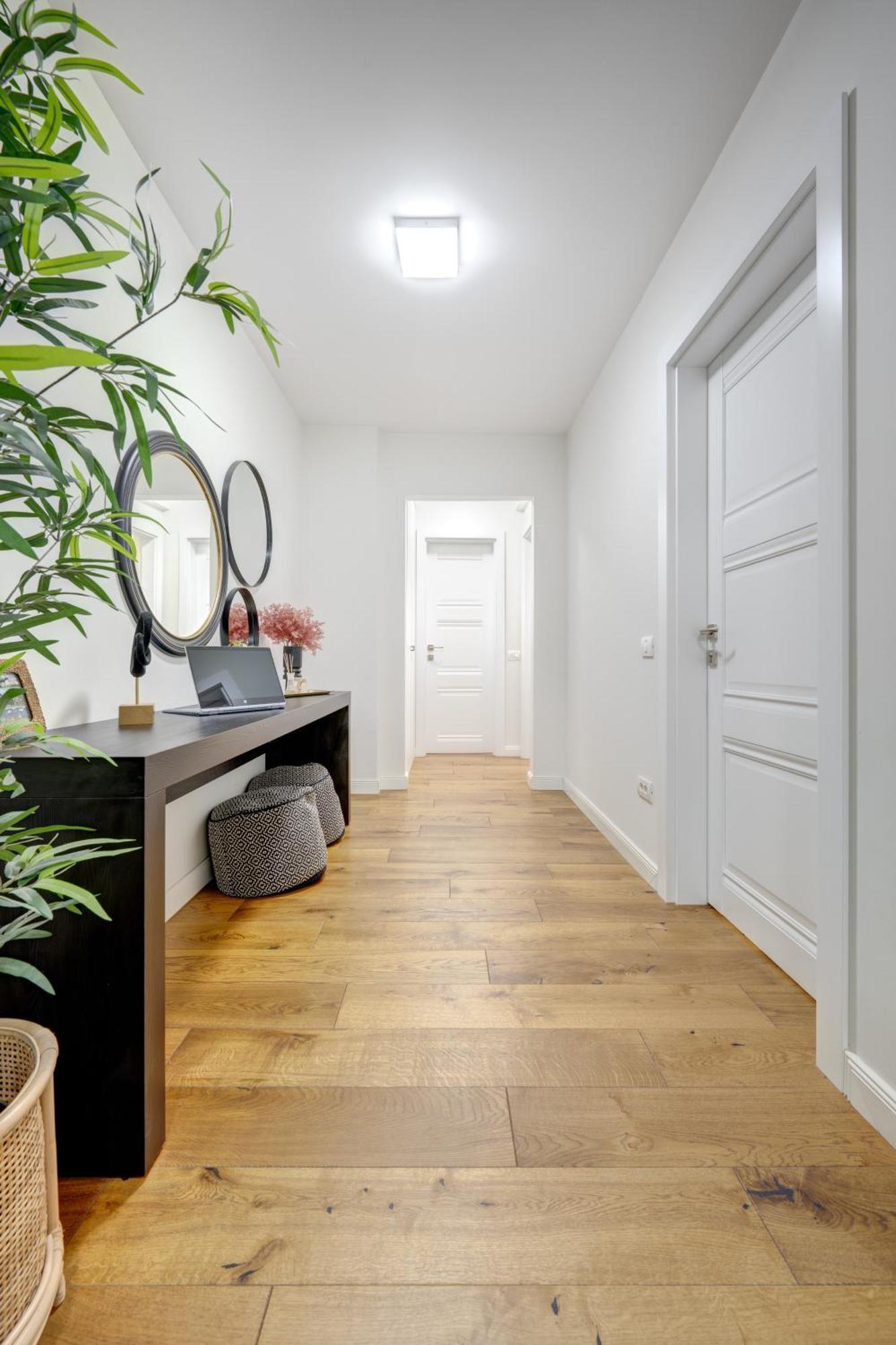 Vibrant Oasis In The Center Of The Apartment Bucharest