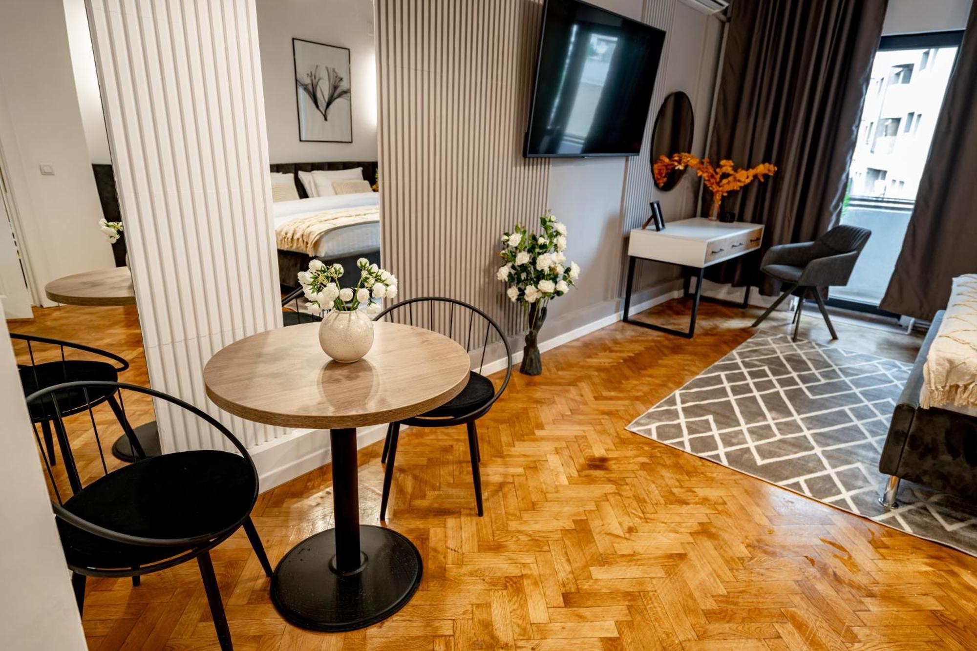 Piata Natiunilor Unite Studios: Where Style Meets Bucharest's Pulse Apartamento Bucareste