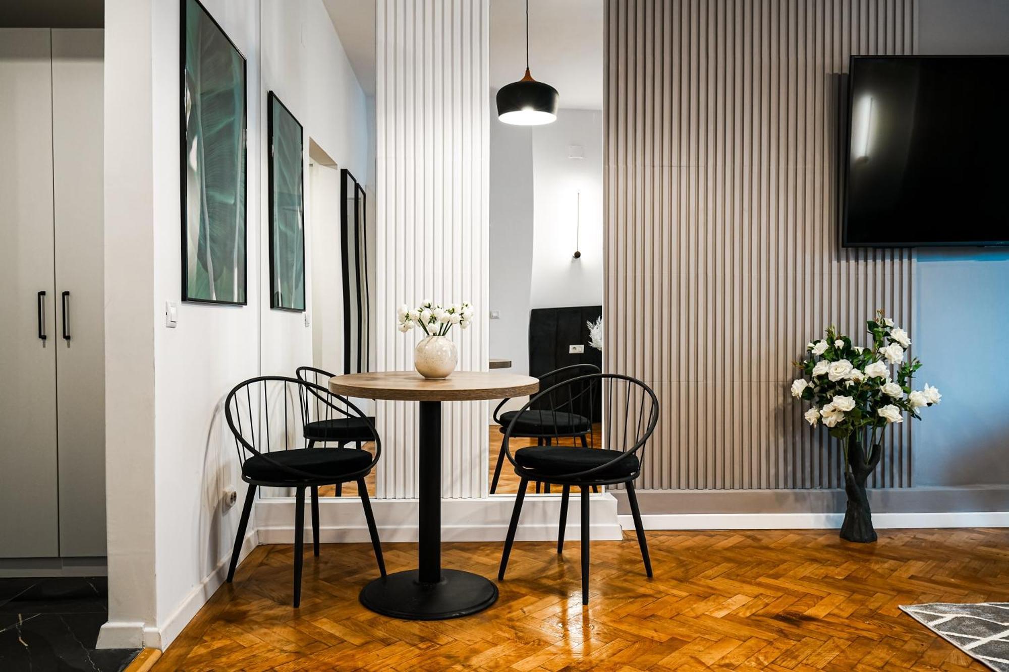 Piata Natiunilor Unite Studios: Where Style Meets Bucharest's Pulse Bucareste