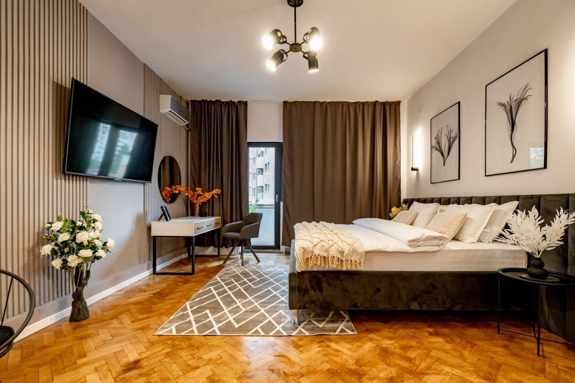 Piata Natiunilor Unite Studios: Where Style Meets Bucharest's Pulse Apartamento *