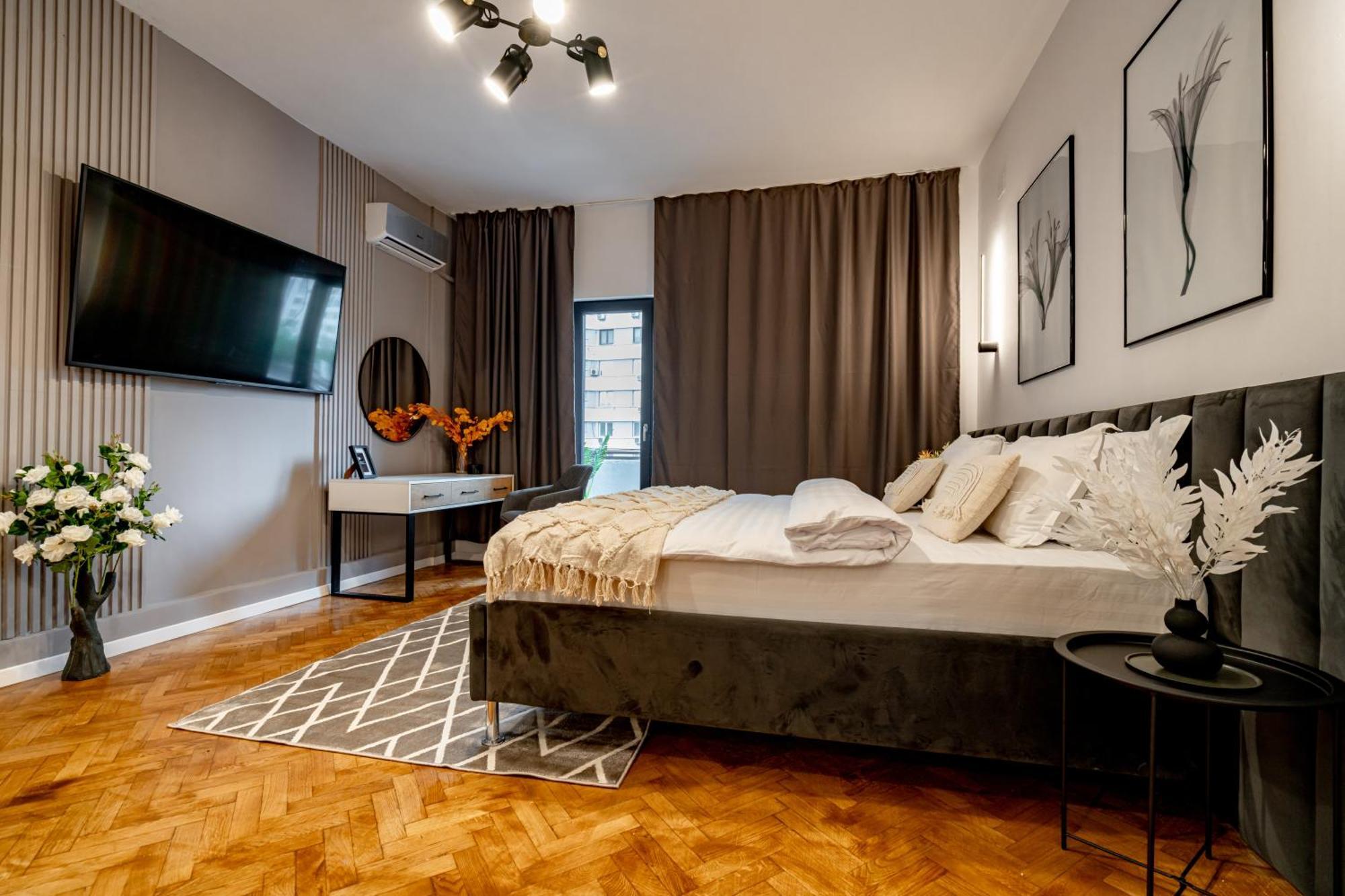 Apartamento Piata Natiunilor Unite Studios: Where Style Meets Bucharest's Pulse Bucareste