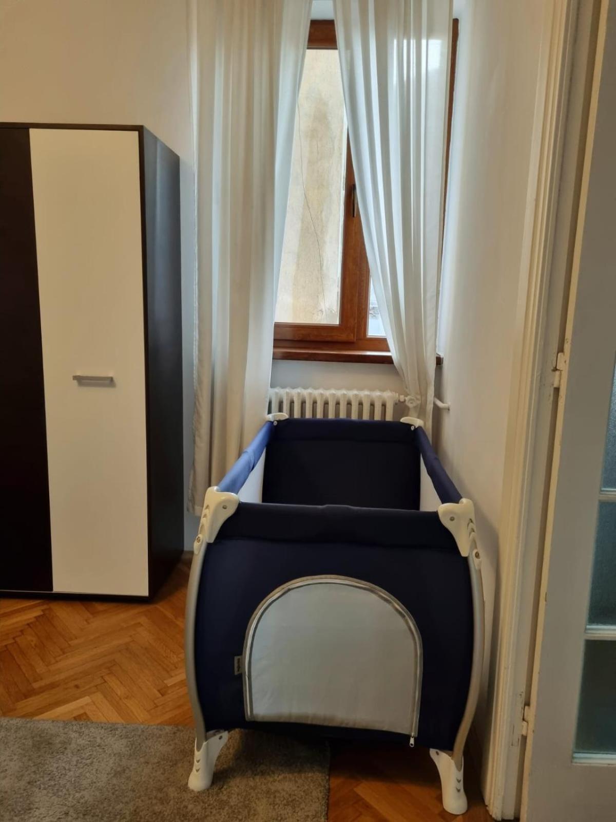 Cozy Near Center Apartment *