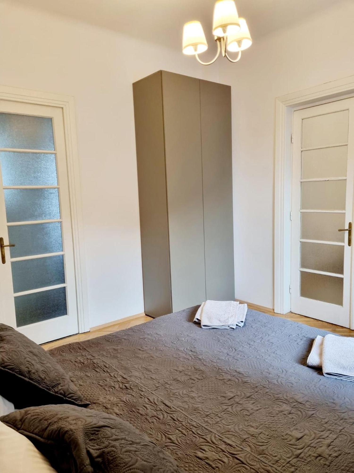 Apartment Cozy Near Center Bucharest