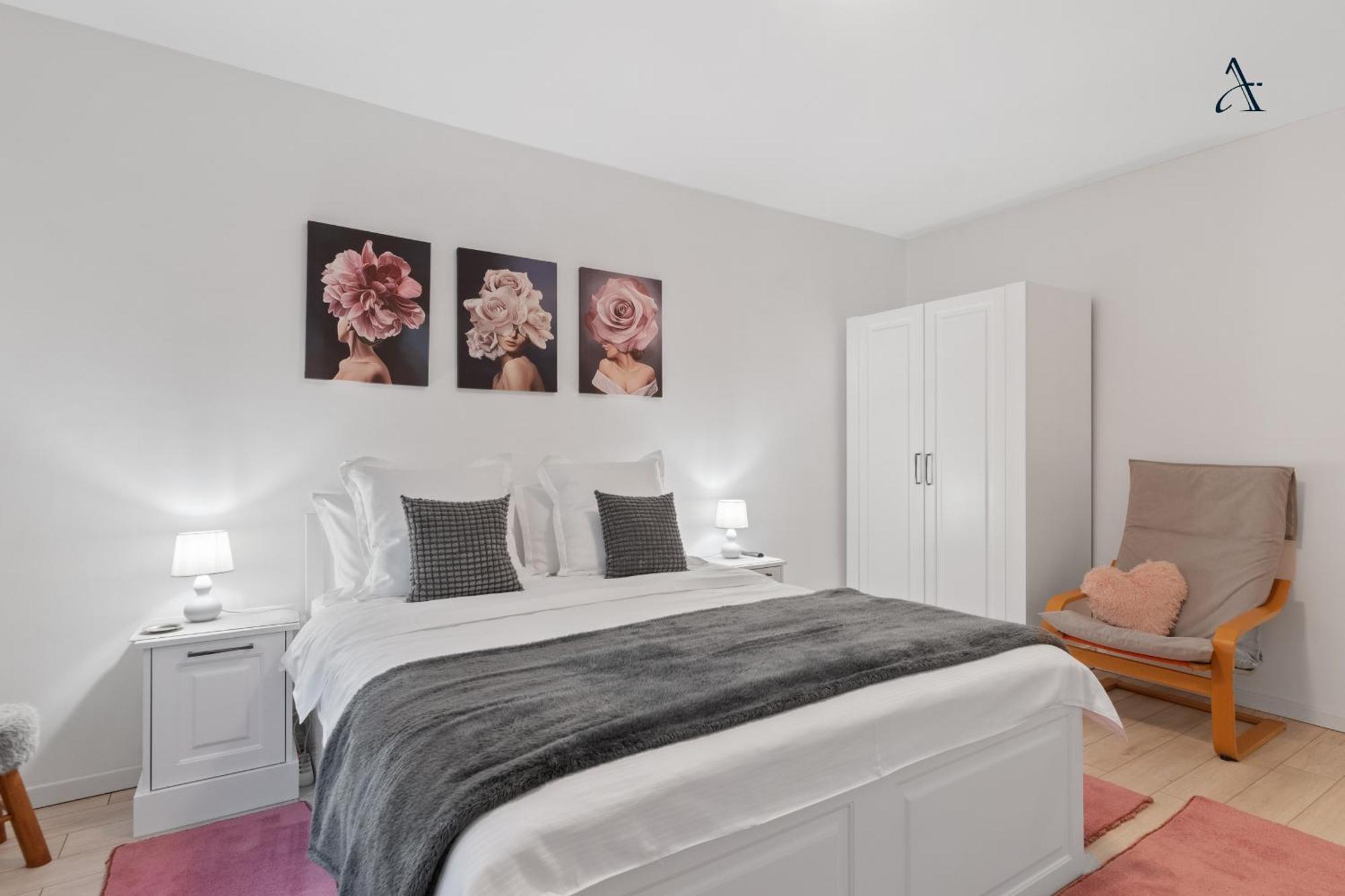 Apartment Rose Powder Studio
