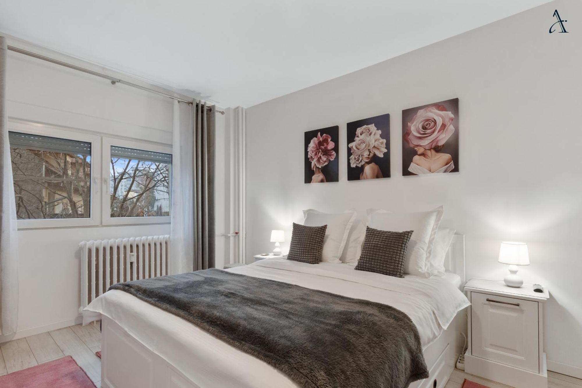 Rose Powder Studio Apartment