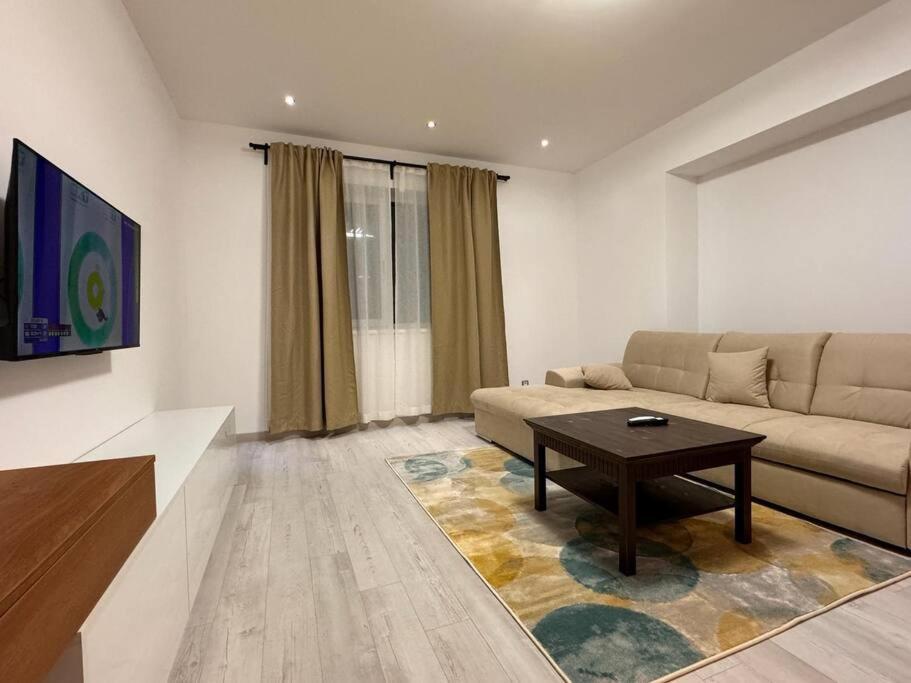Rin Grand Apt. Nou