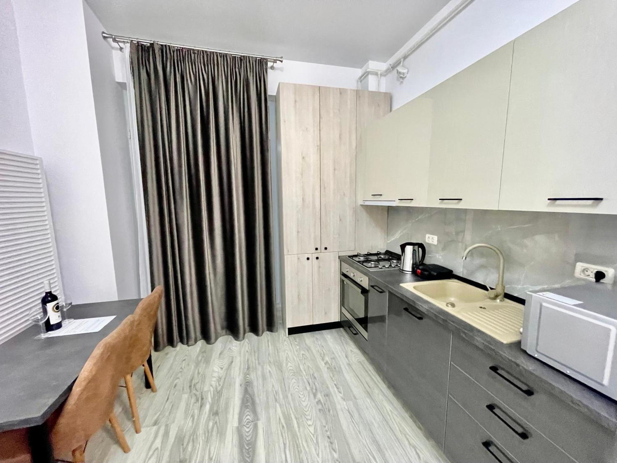 Adress Ad8 Apartment *