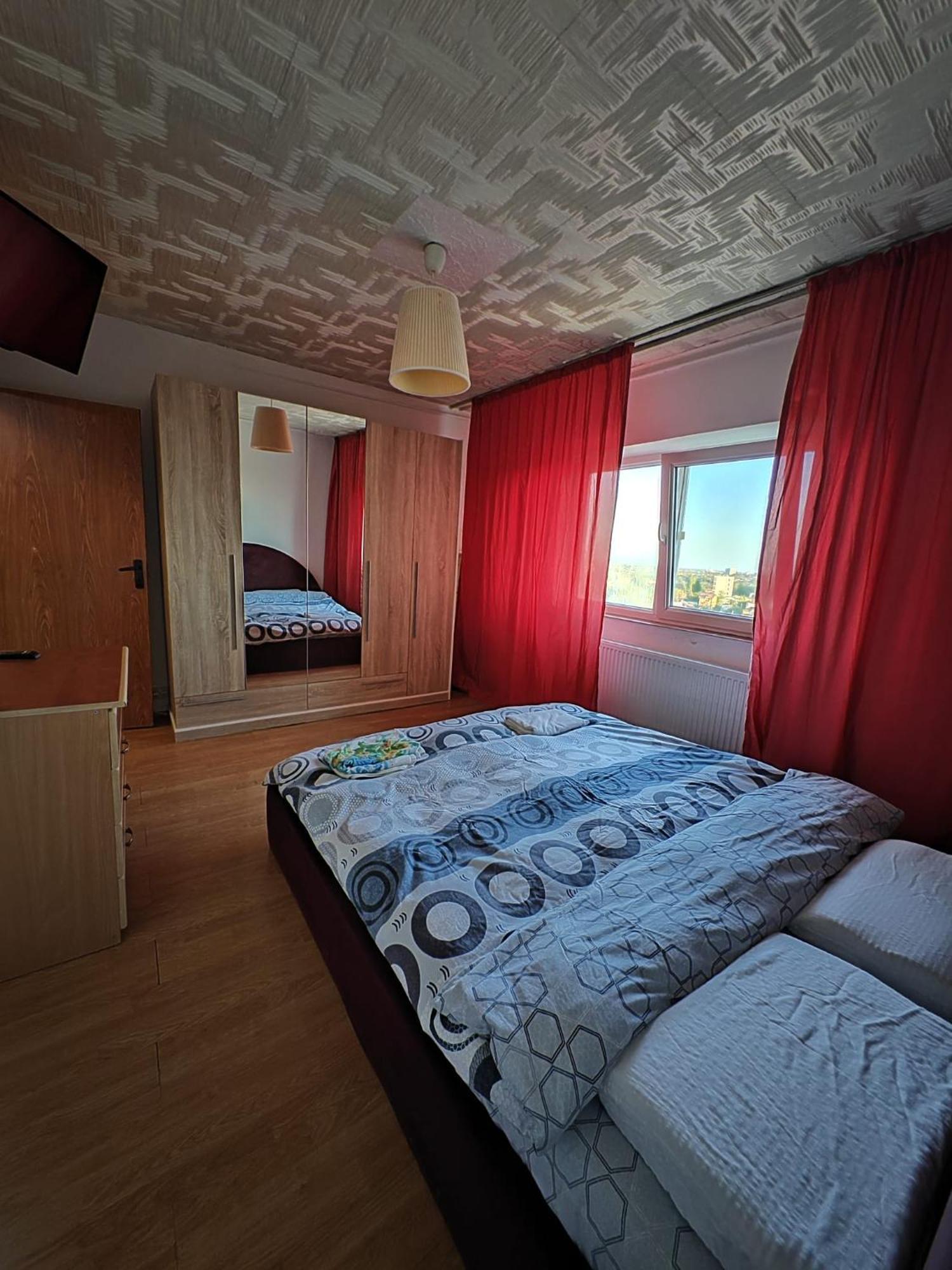Z Hostel *
